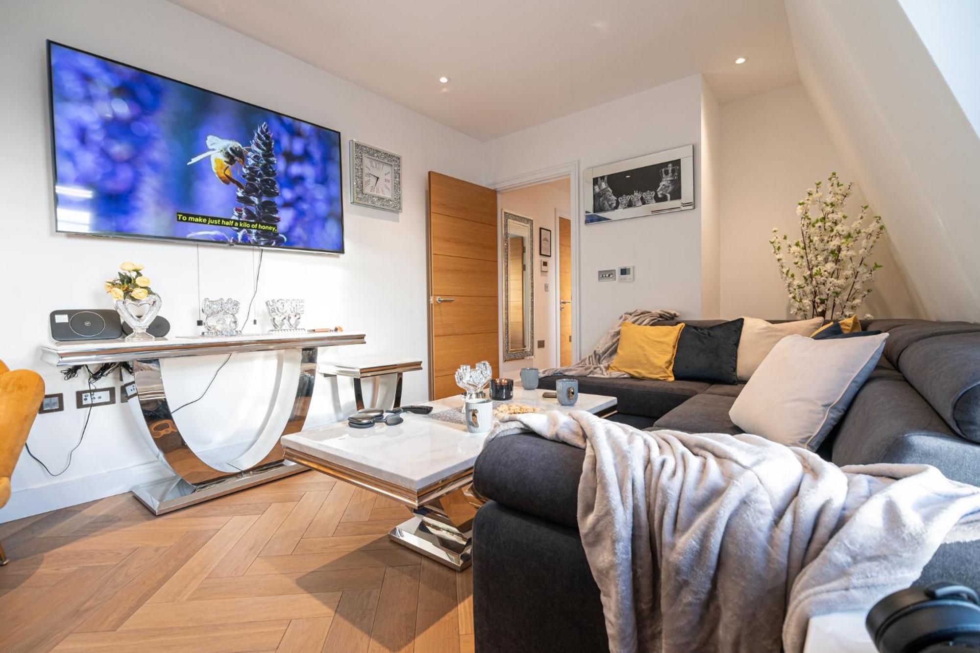 Stunning 1-Bedroom Penthouse In Marble Arch 72 Londra Exterior foto