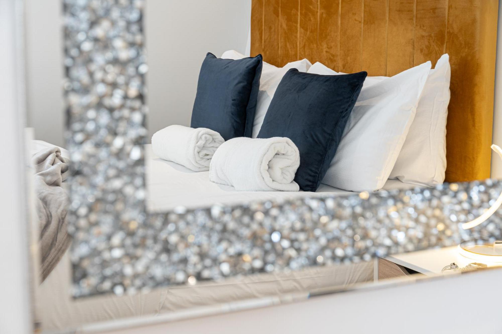 Stunning 1-Bedroom Penthouse In Marble Arch 72 Londra Exterior foto