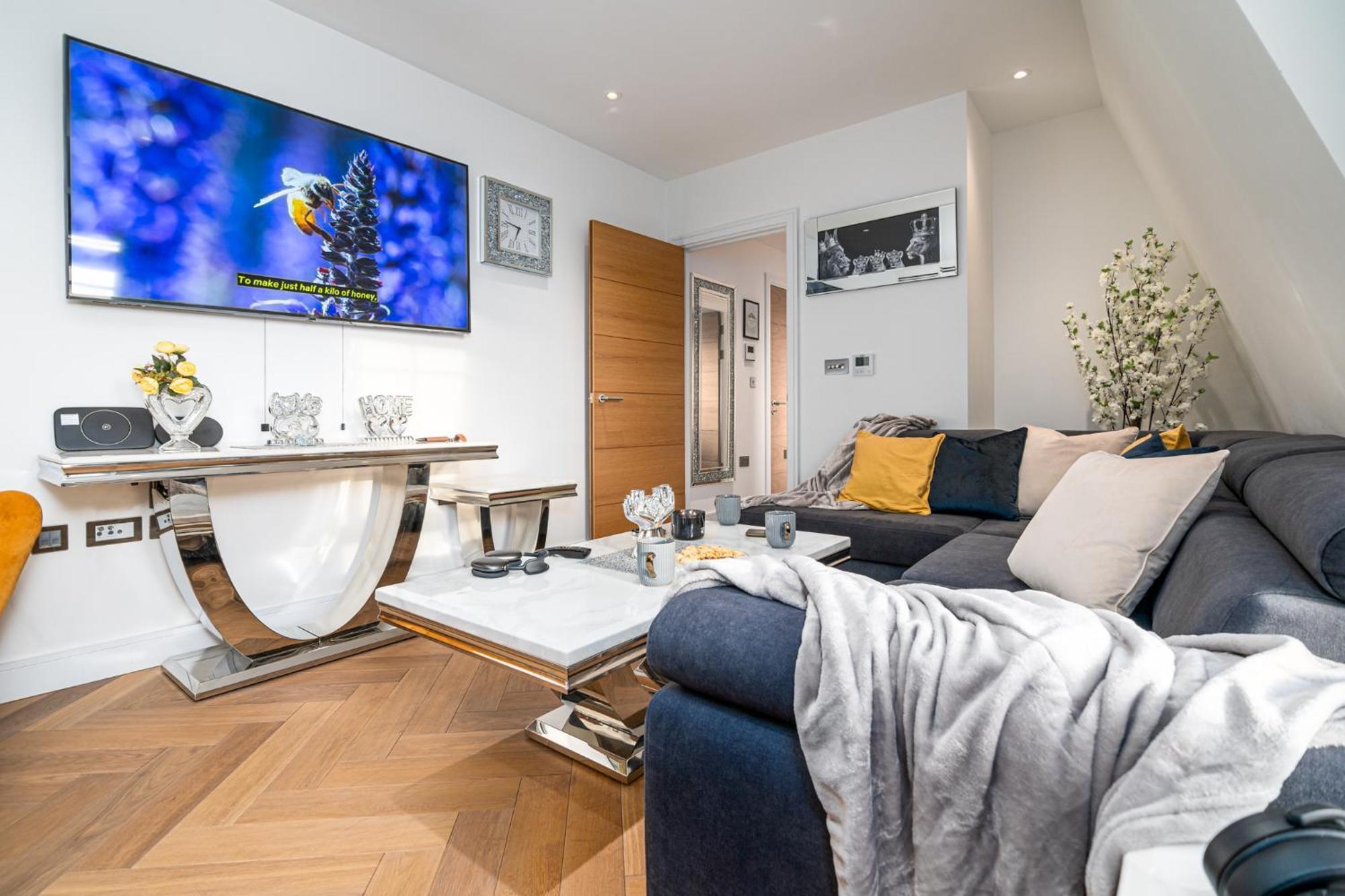 Stunning 1-Bedroom Penthouse In Marble Arch 72 Londra Exterior foto